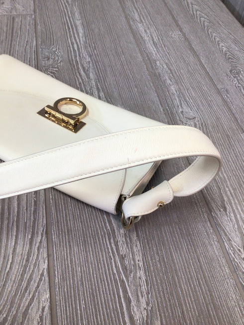Ferragamo Giancin Leather Purse AU-21/4406